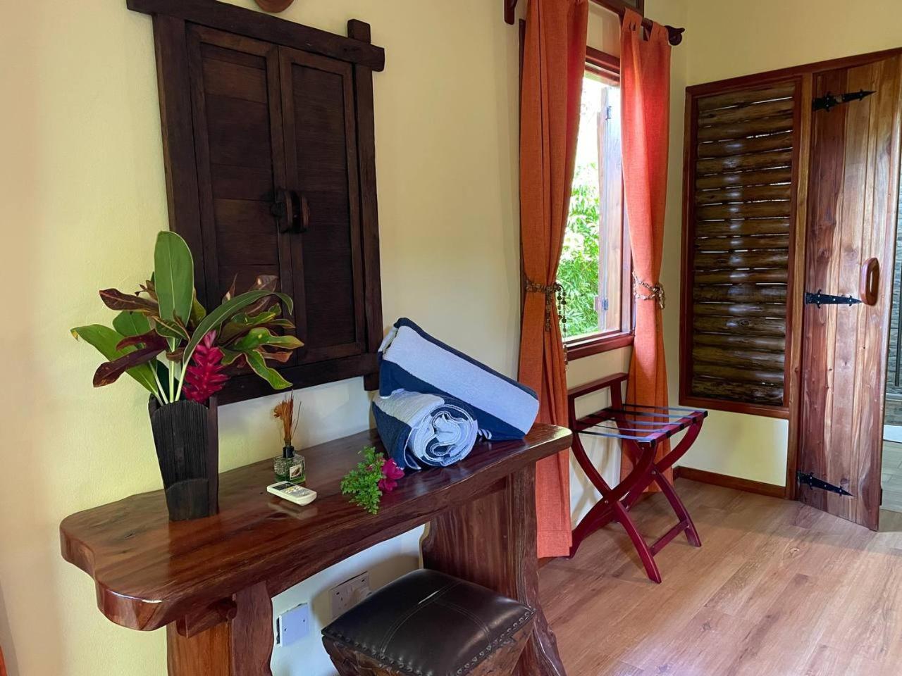 La Digue Holiday Villa Exterior foto