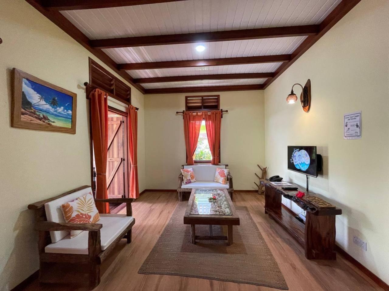 La Digue Holiday Villa Exterior foto