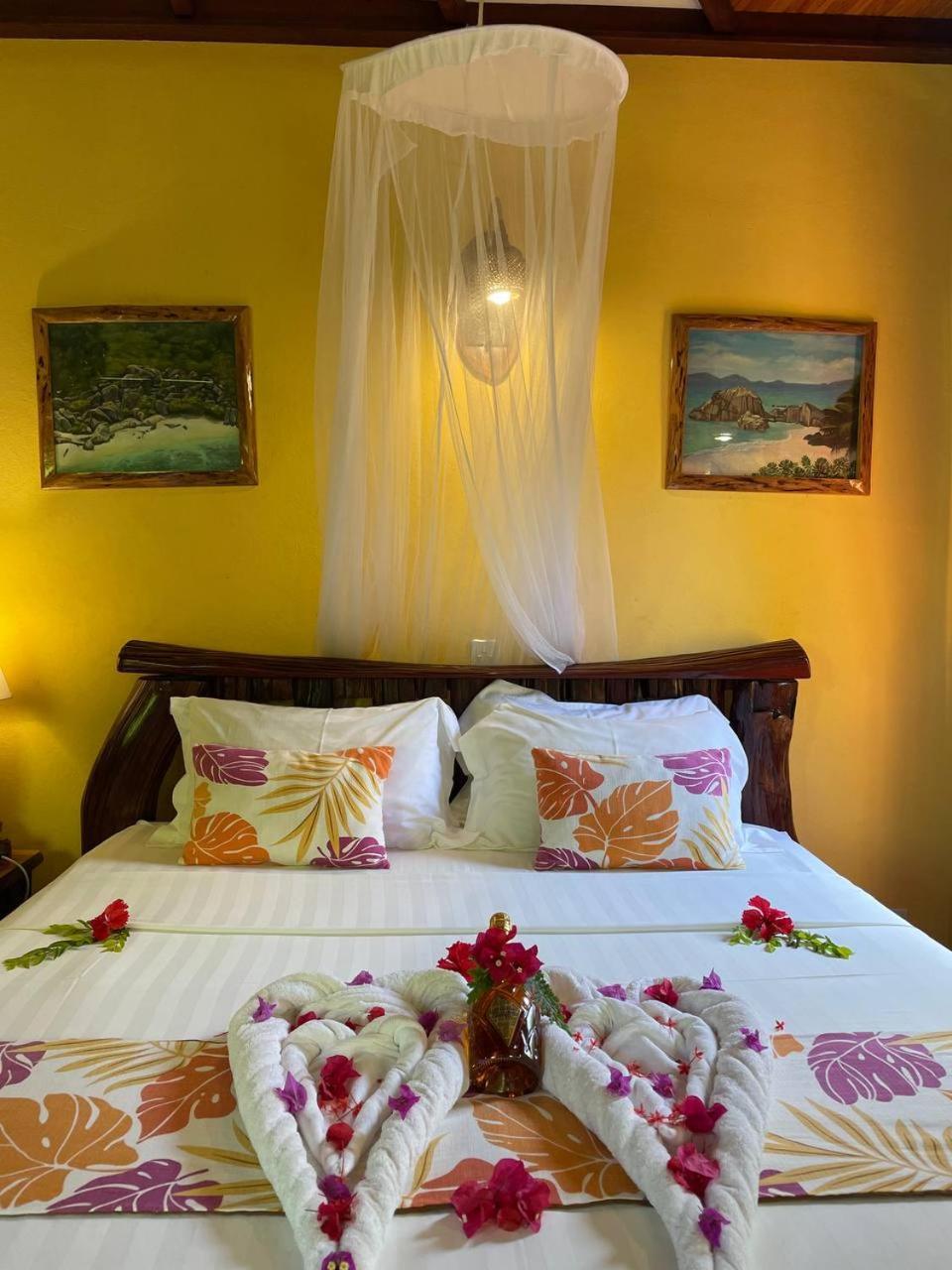 La Digue Holiday Villa Exterior foto