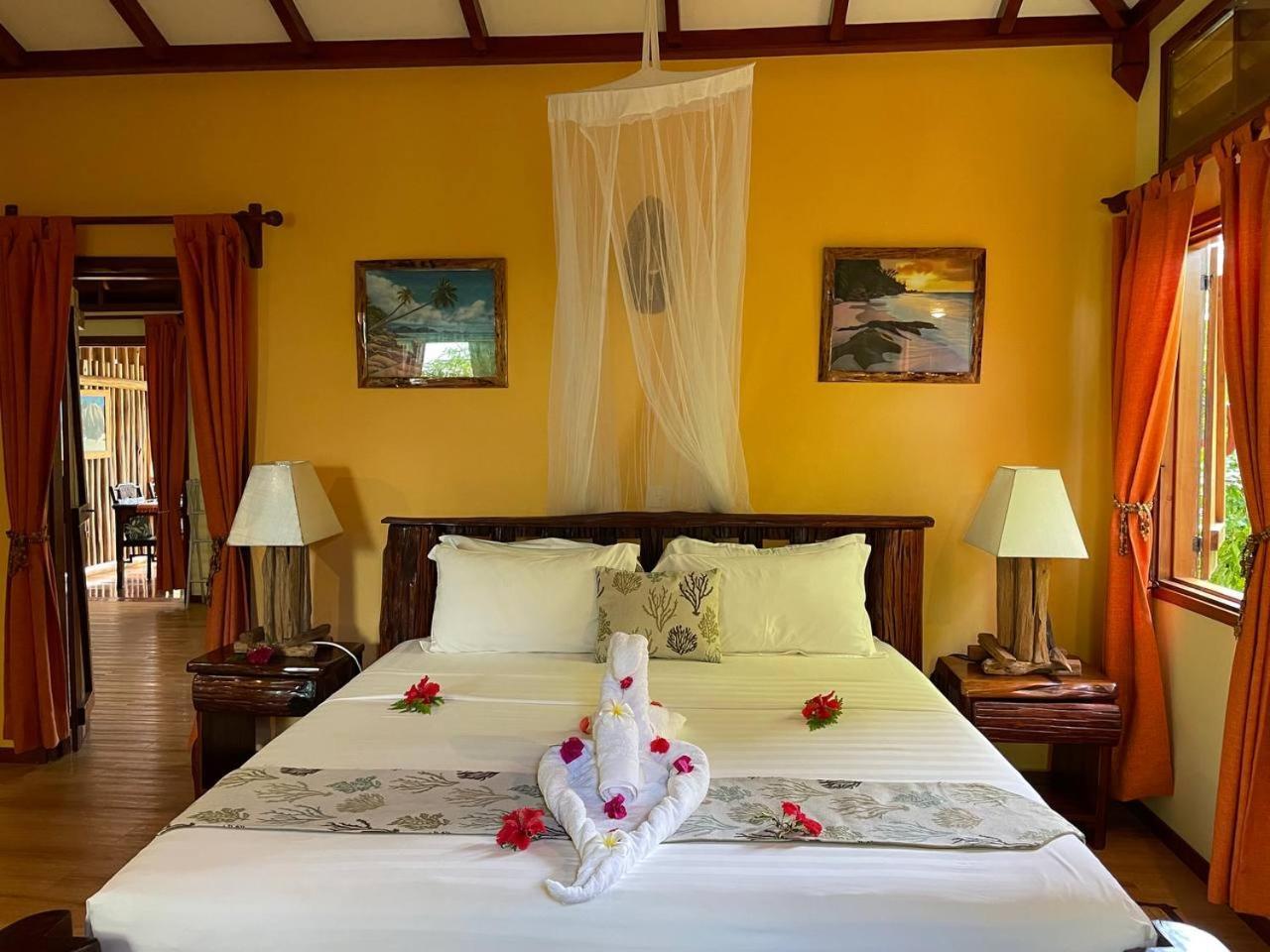 La Digue Holiday Villa Exterior foto