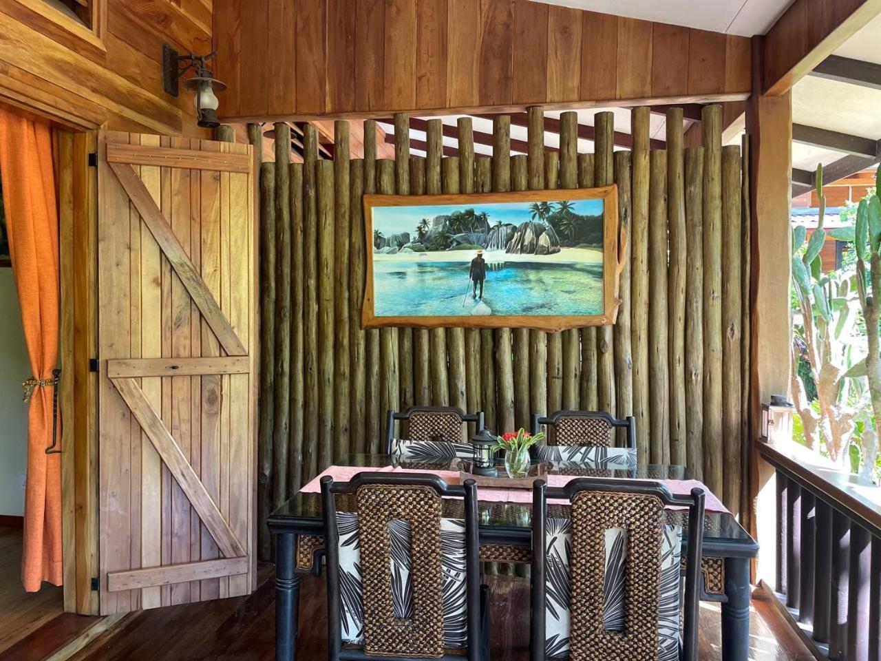 La Digue Holiday Villa Exterior foto