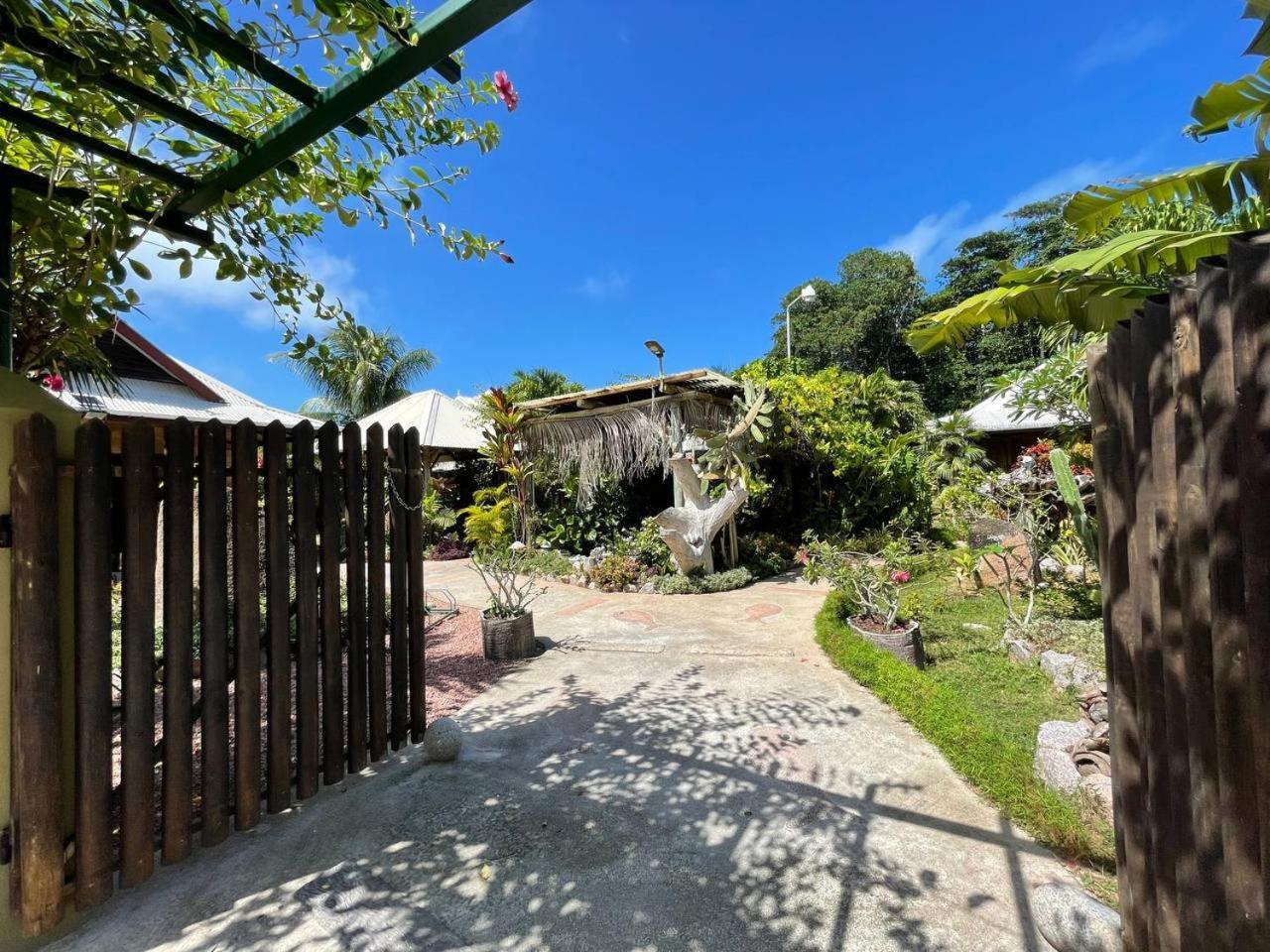 La Digue Holiday Villa Exterior foto